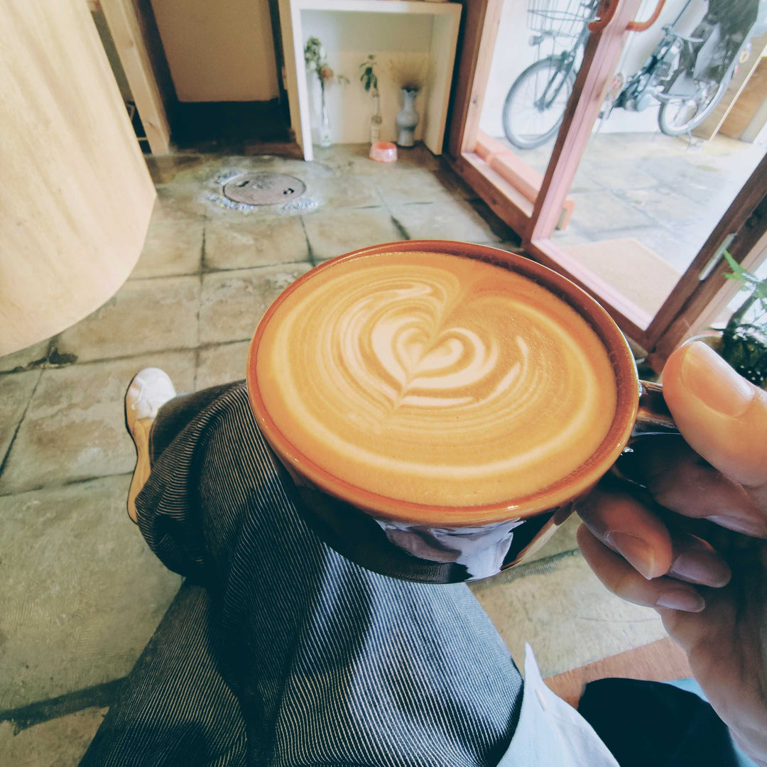 カフェラテ・カプチーノ・フラットホワイト。違いがわからないまま楽しんでいます。