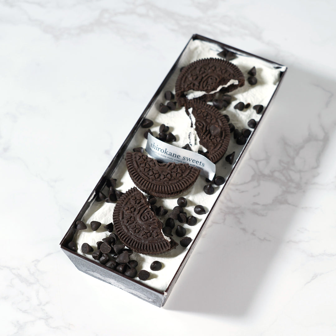 白金スイーツ プレミアムアイスクリームケーキ（クッキー＆クリーム）