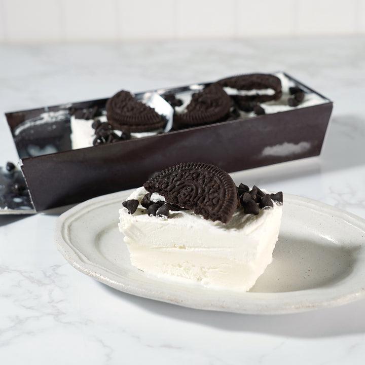 白金スイーツ プレミアムアイスクリームケーキ（クッキー＆クリーム）